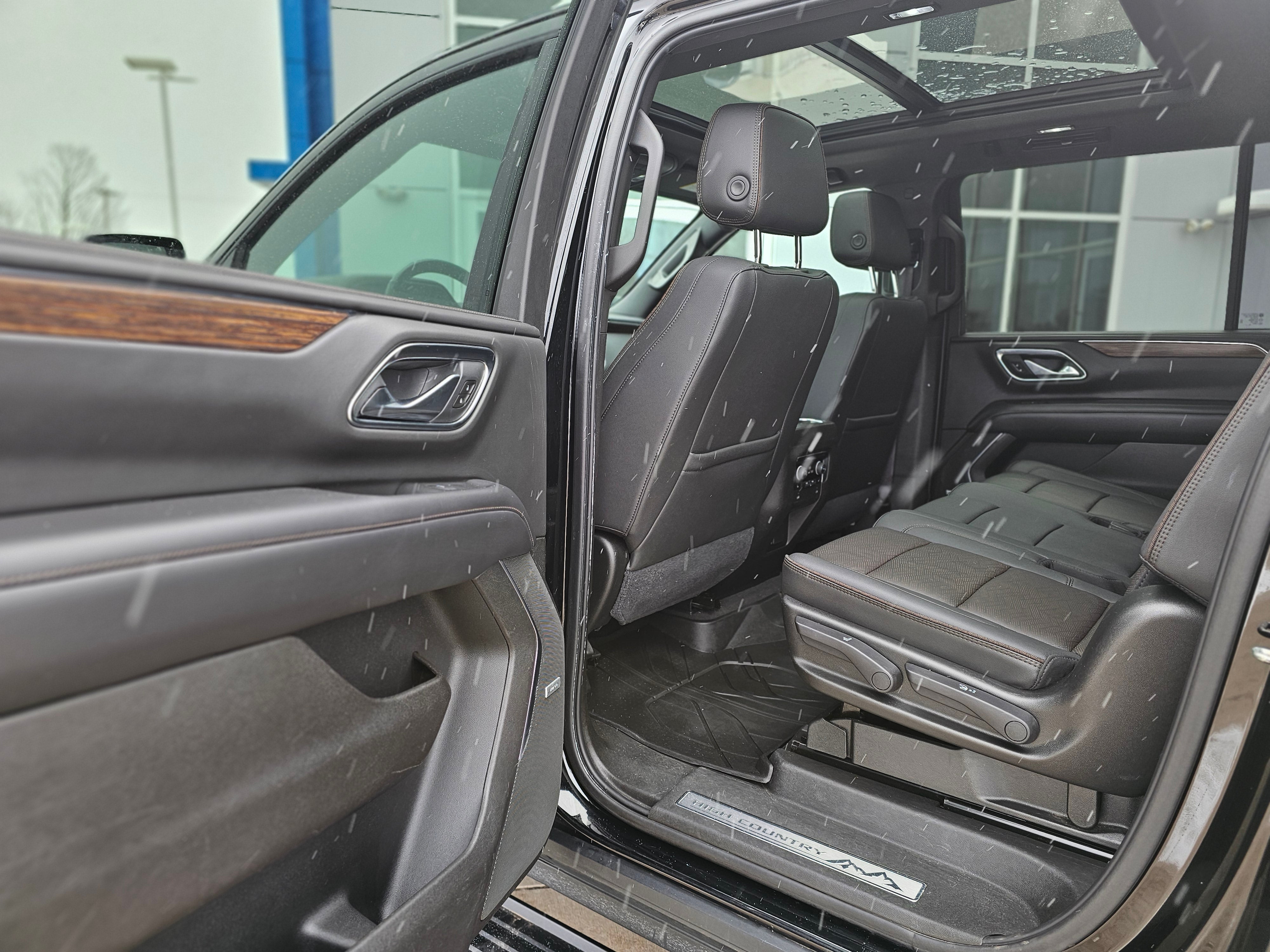 2021 Chevrolet Suburban High Country