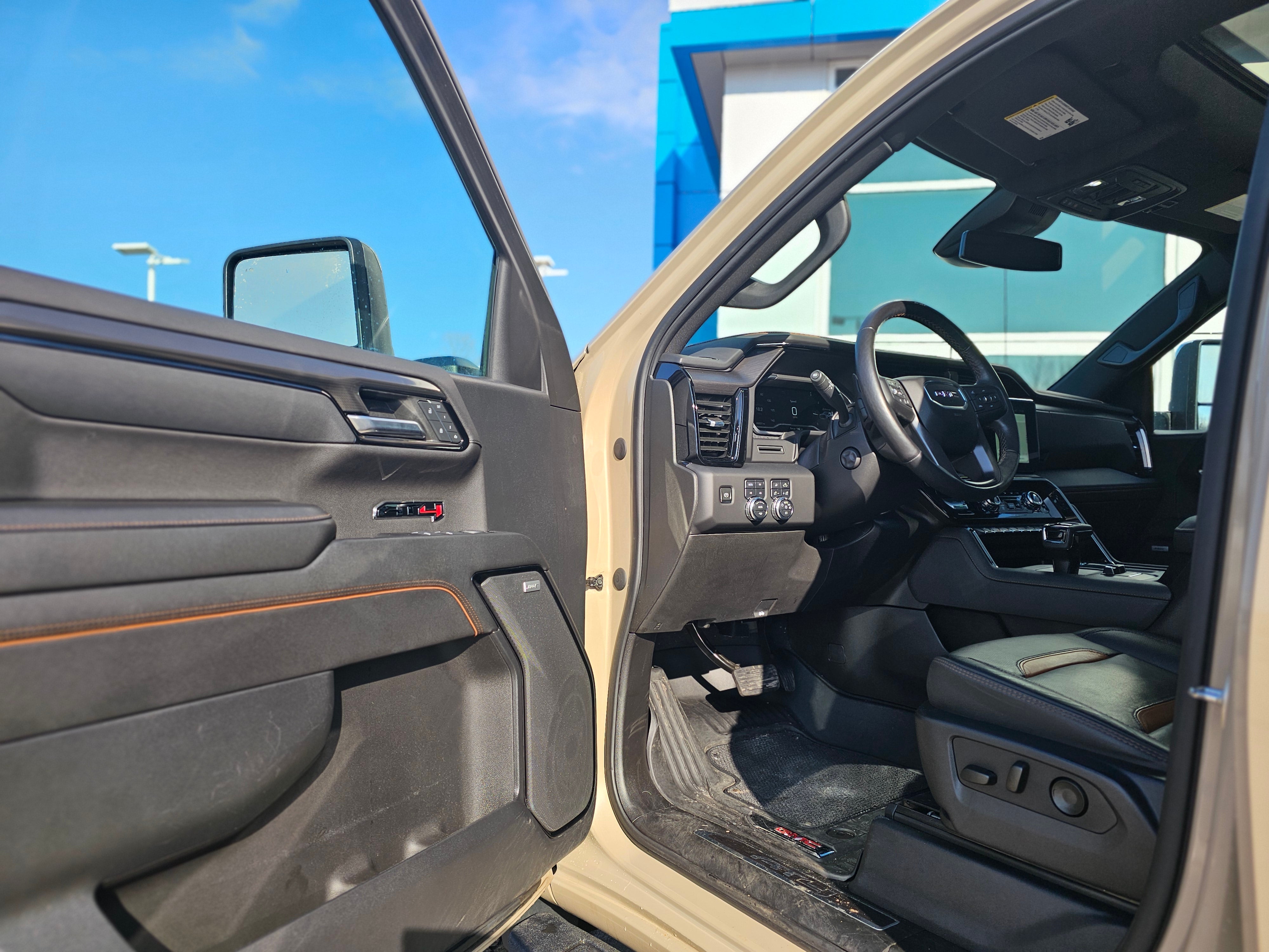 2023 GMC Sierra 1500 AT4