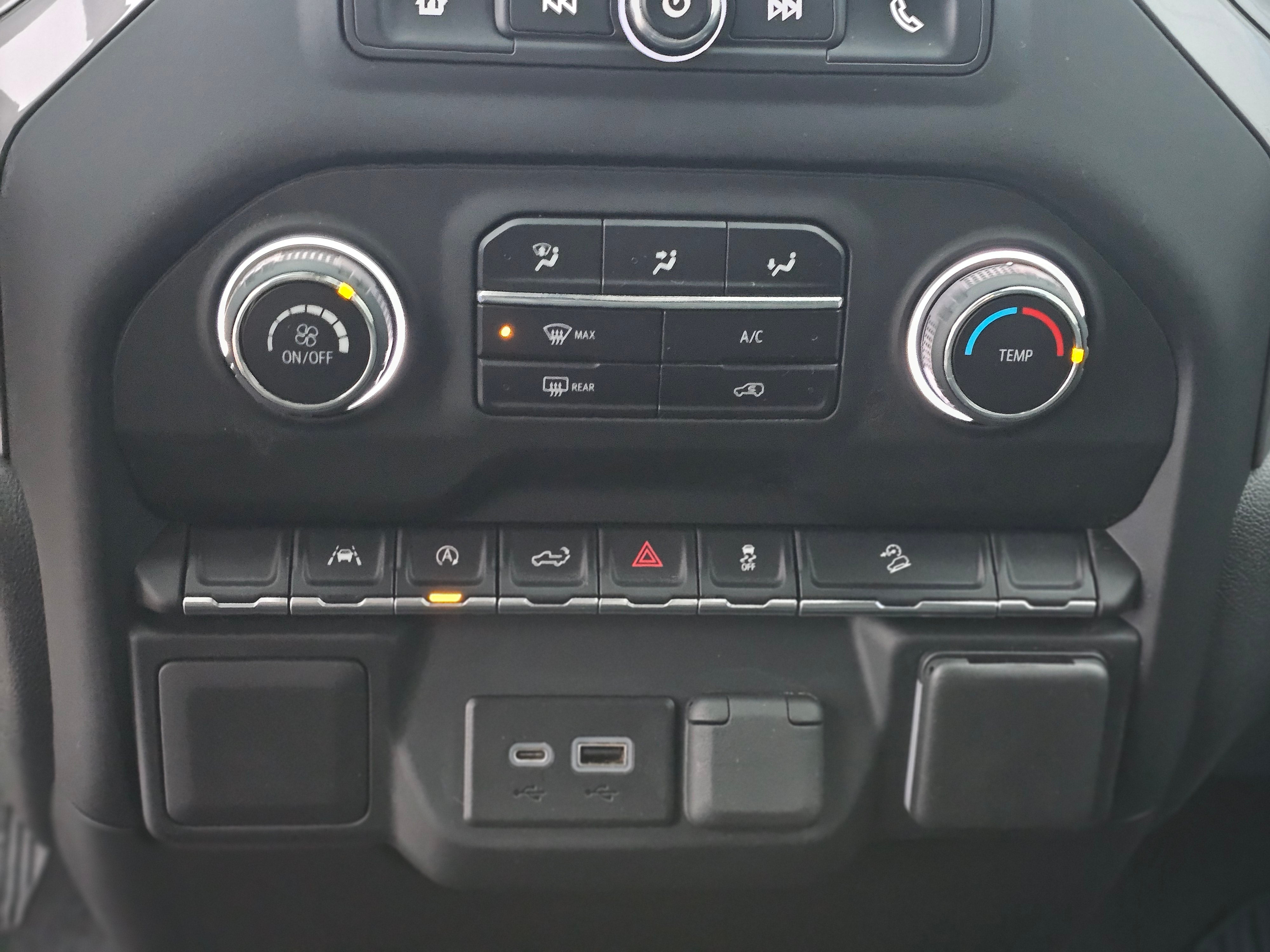 2022 Chevrolet Silverado 1500 Custom Trail Boss