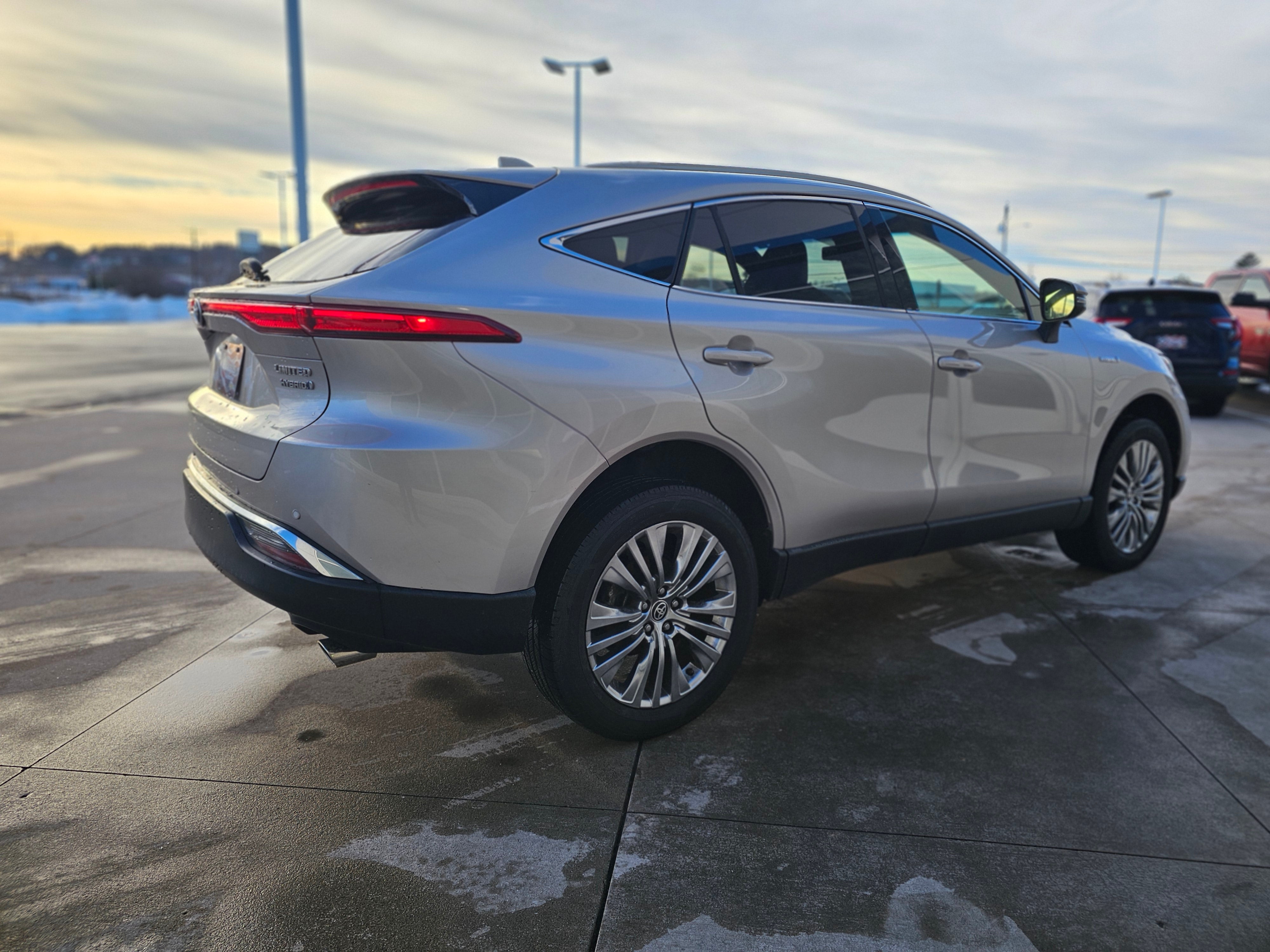 2021 Toyota Venza LE