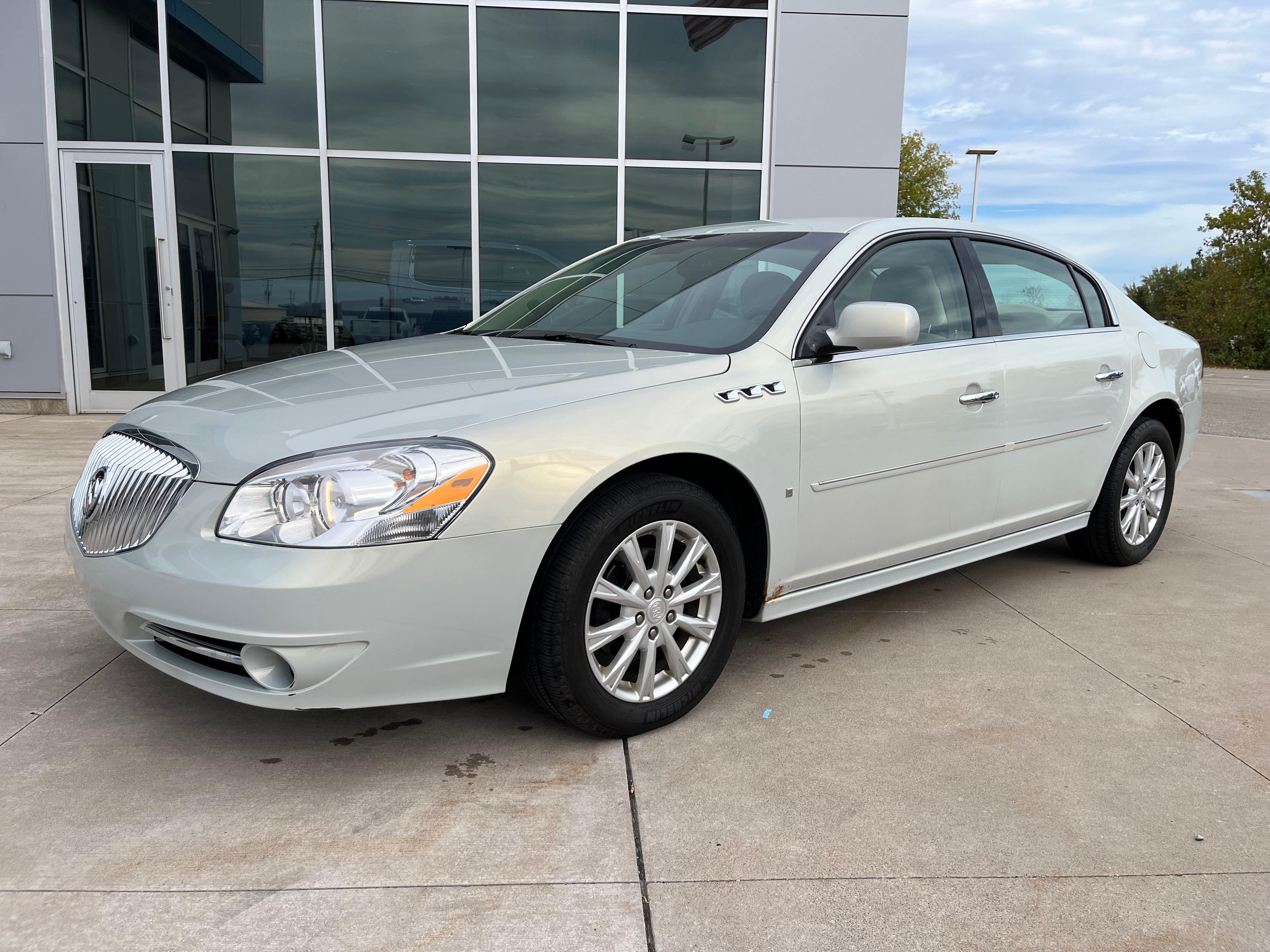 2010 Buick Lucerne CX-2 *Ltd Avail*