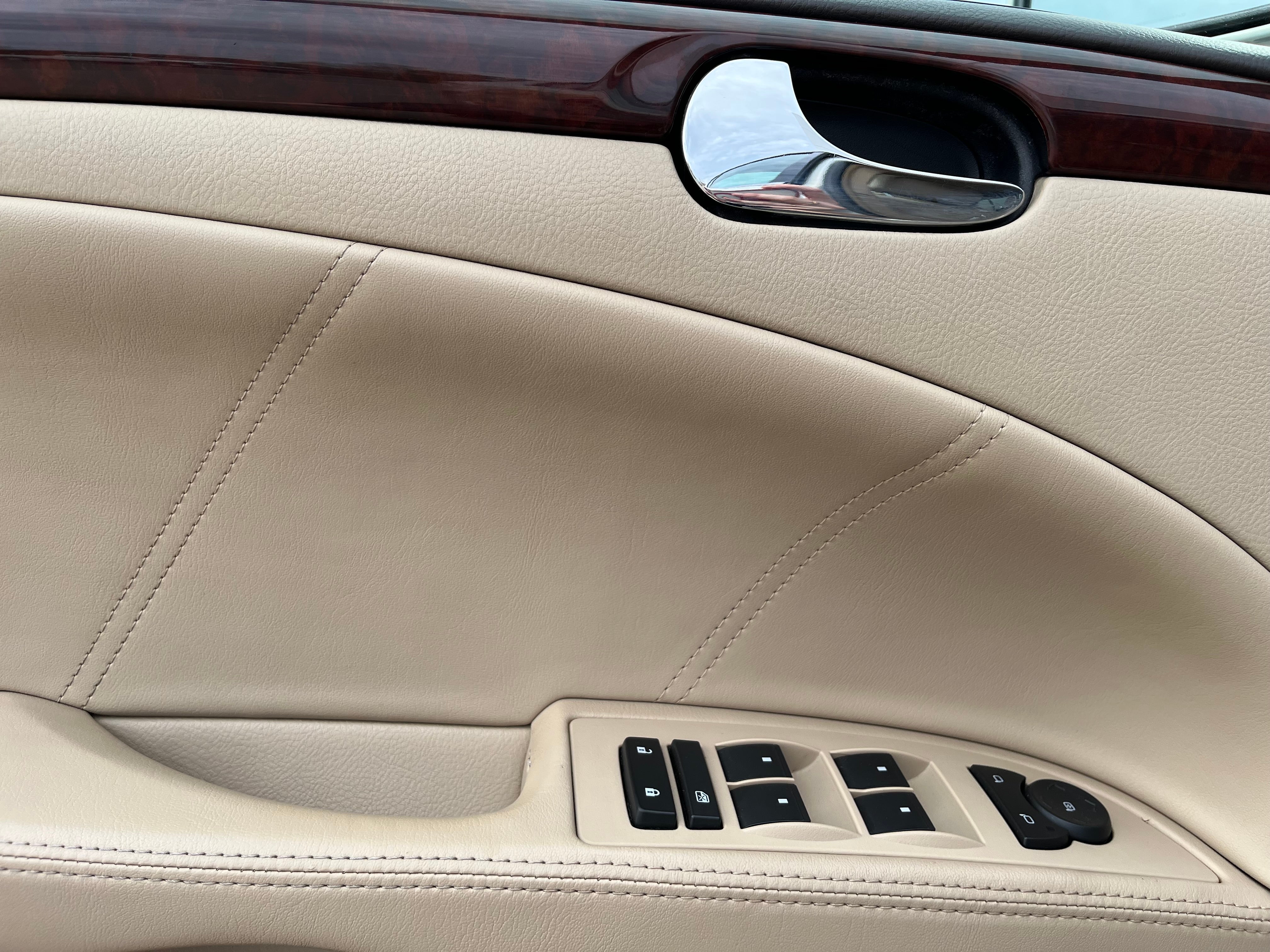 2010 Buick Lucerne CX-2 *Ltd Avail*