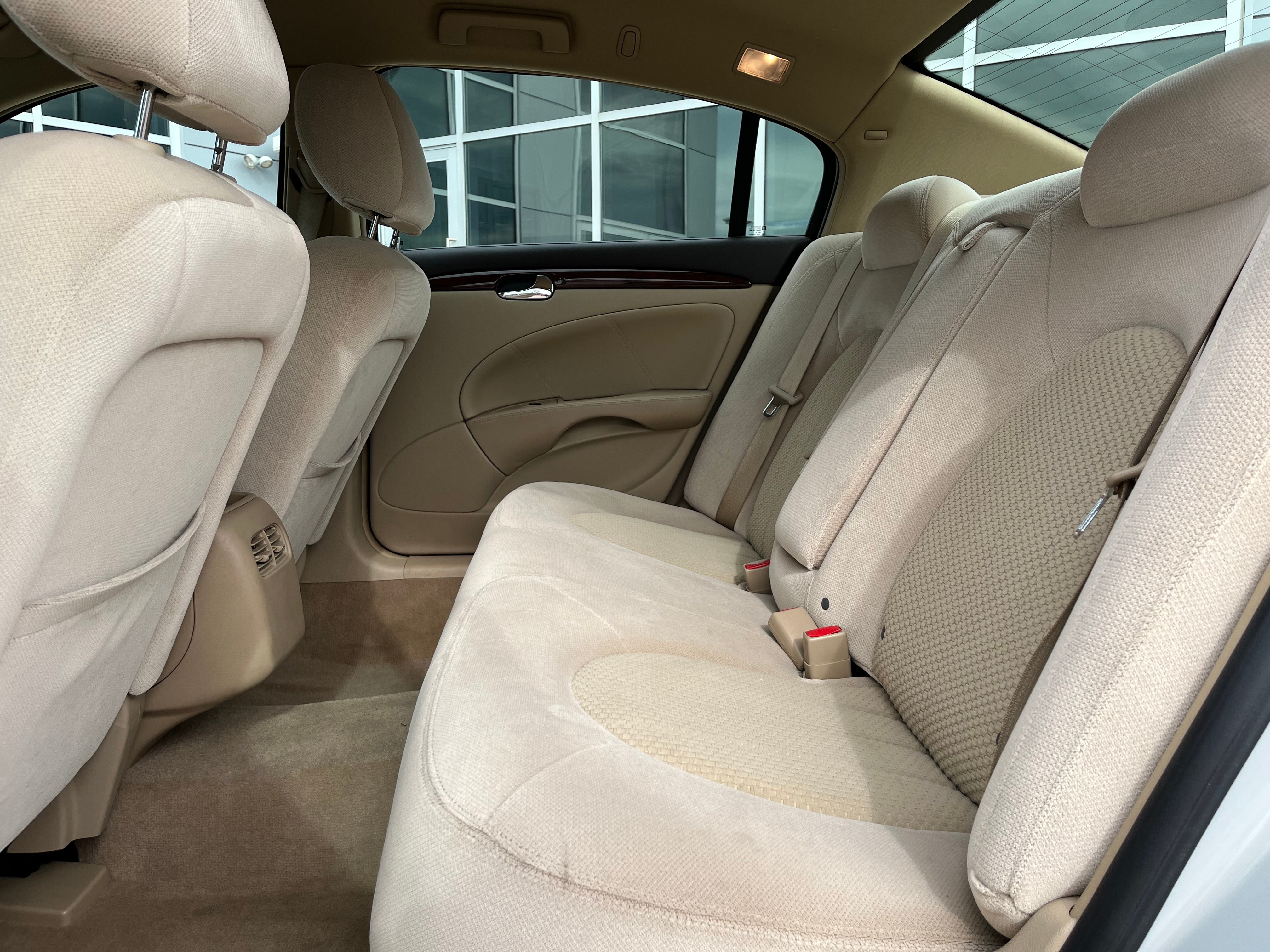 2010 Buick Lucerne CX-2 *Ltd Avail*