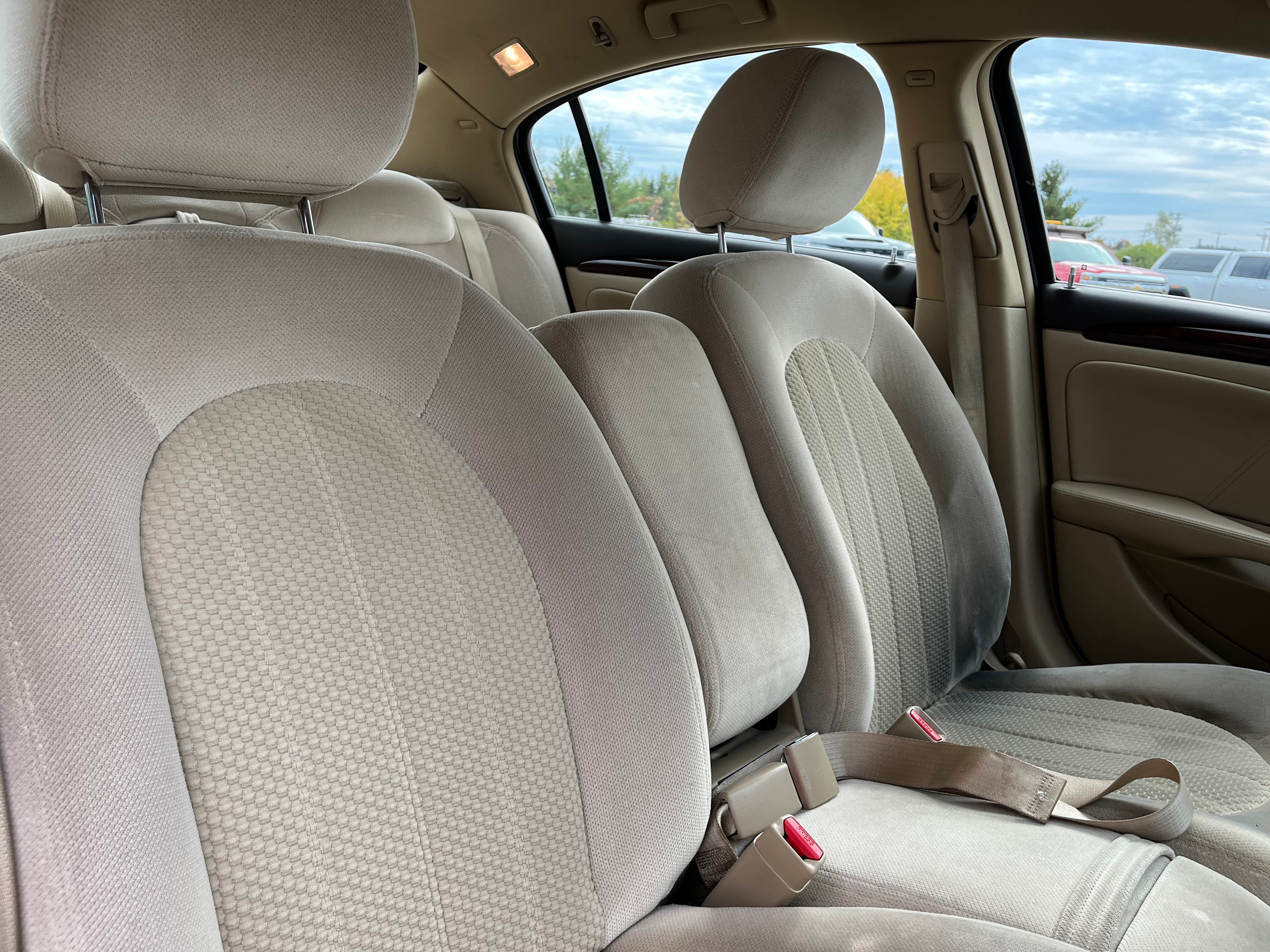 2010 Buick Lucerne CX-2 *Ltd Avail*
