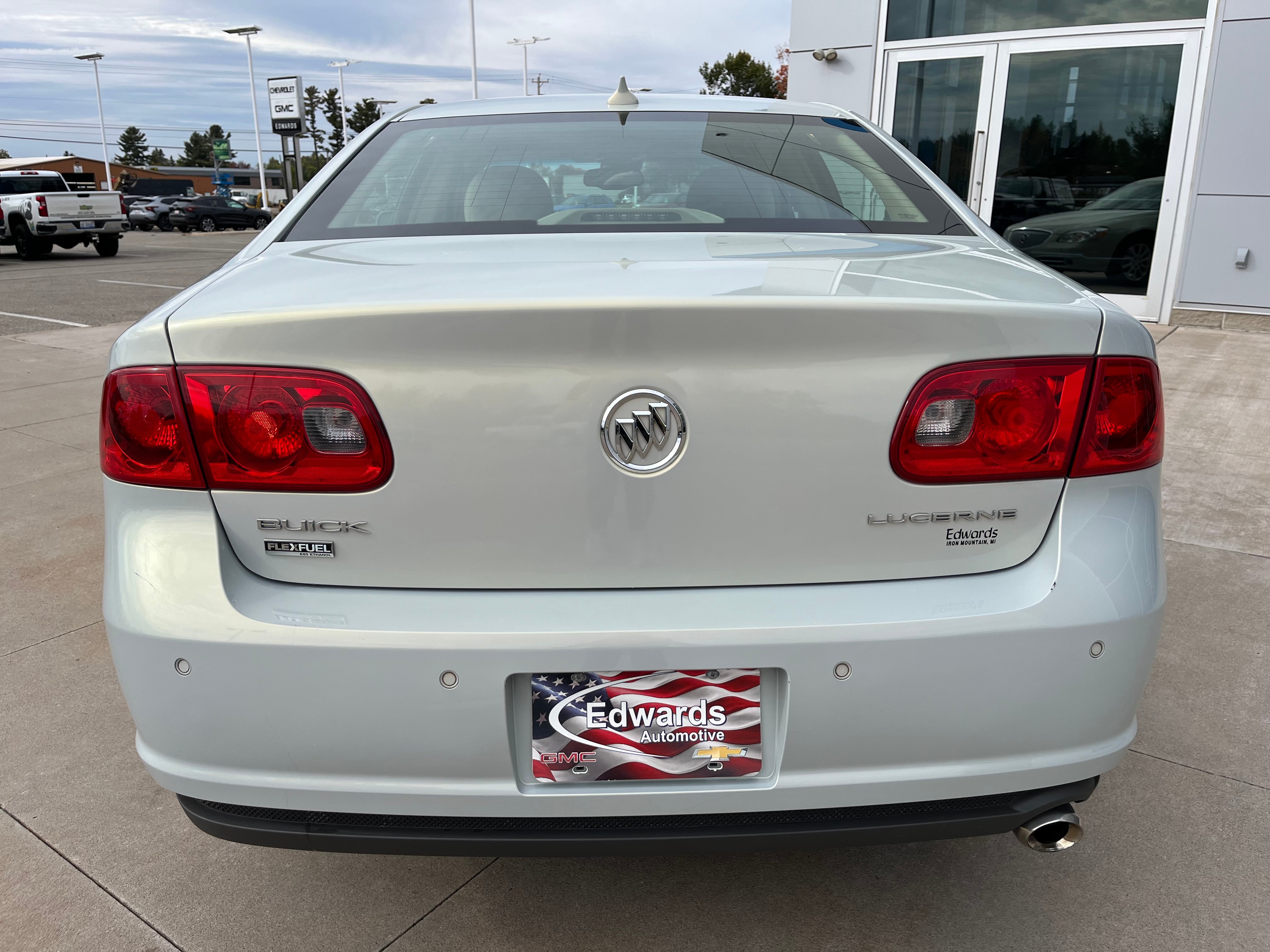 2010 Buick Lucerne CX-2 *Ltd Avail*