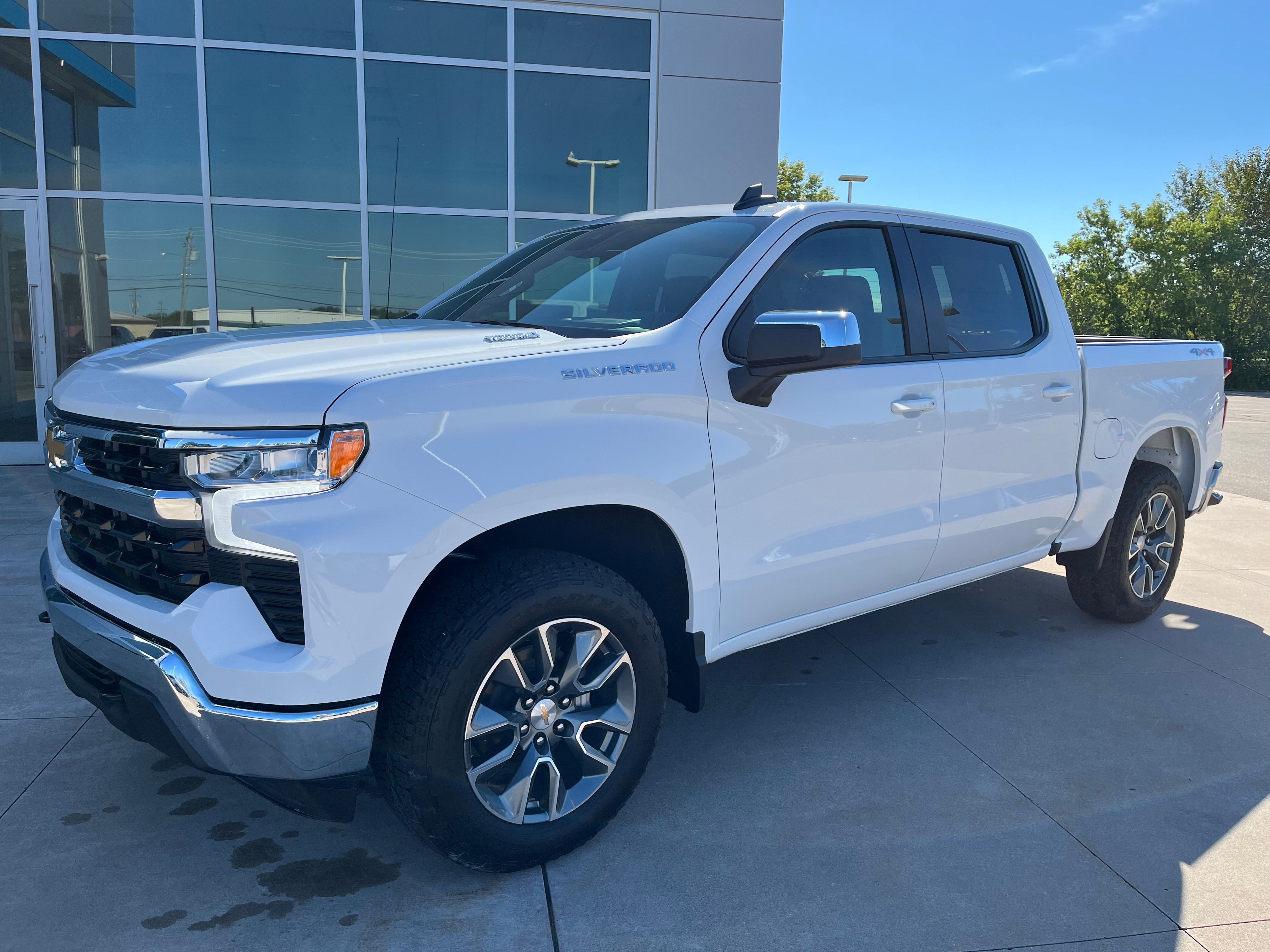 2026 Chevrolet Silverado 1500 LT (2FL)