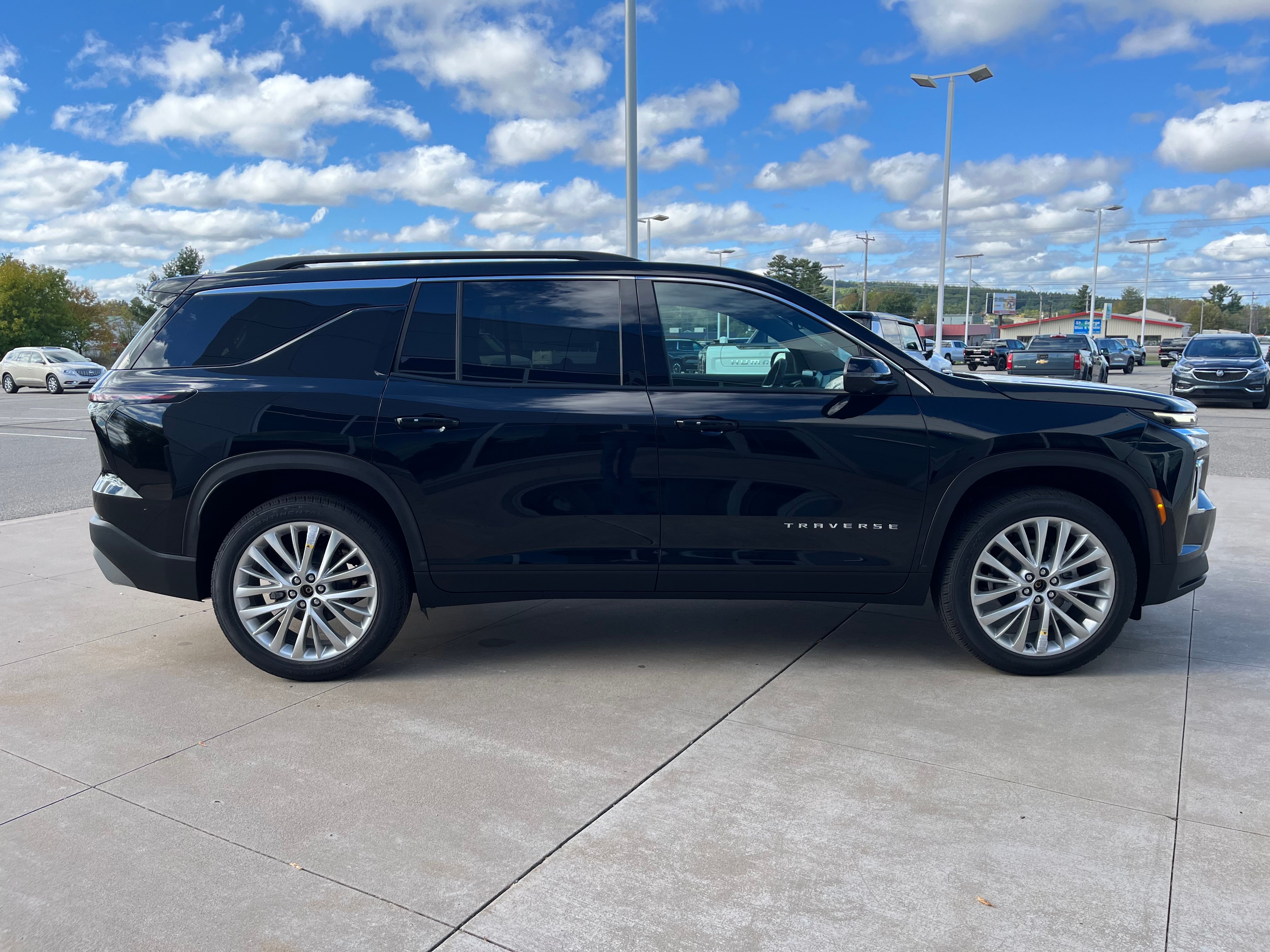 2027 Chevrolet Traverse LT