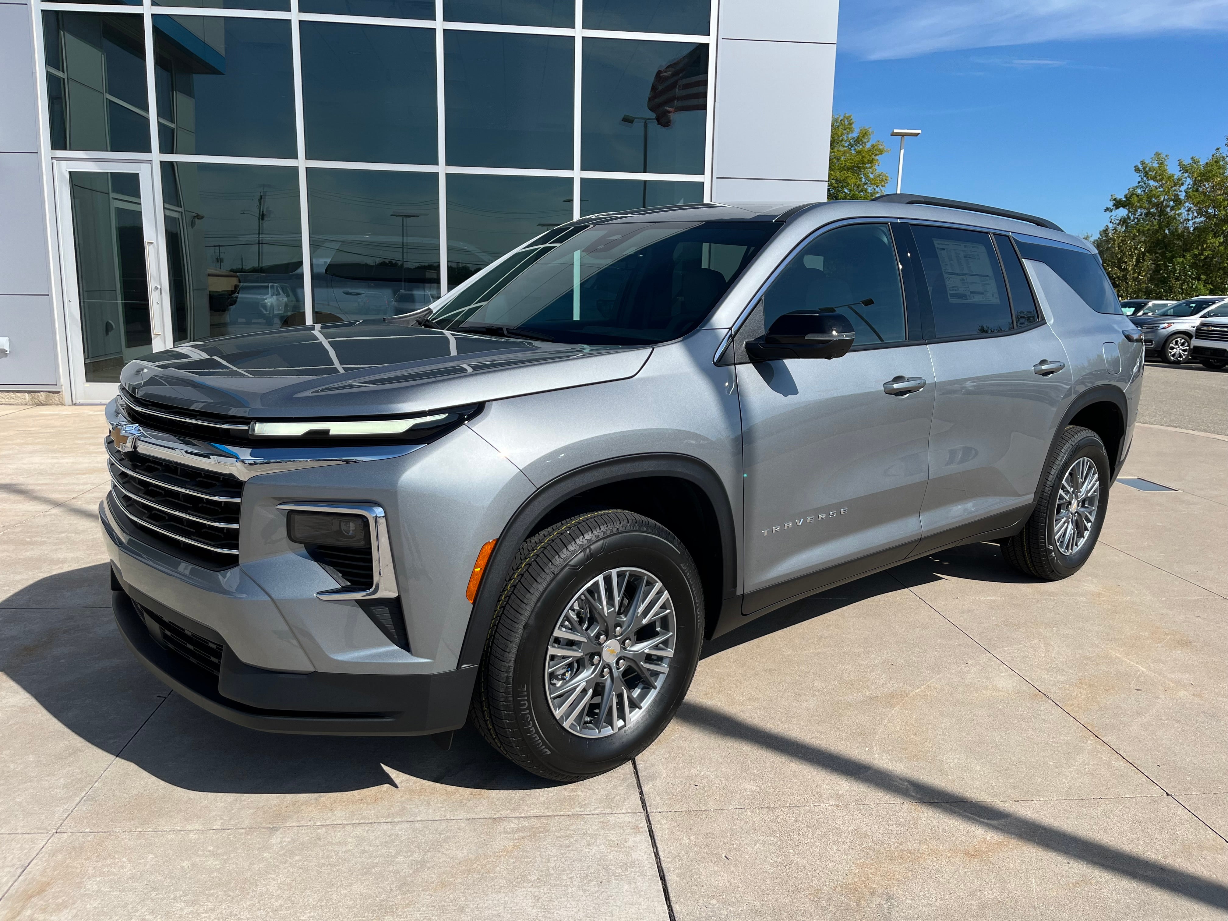 2027 Chevrolet Traverse LT - Photo 1