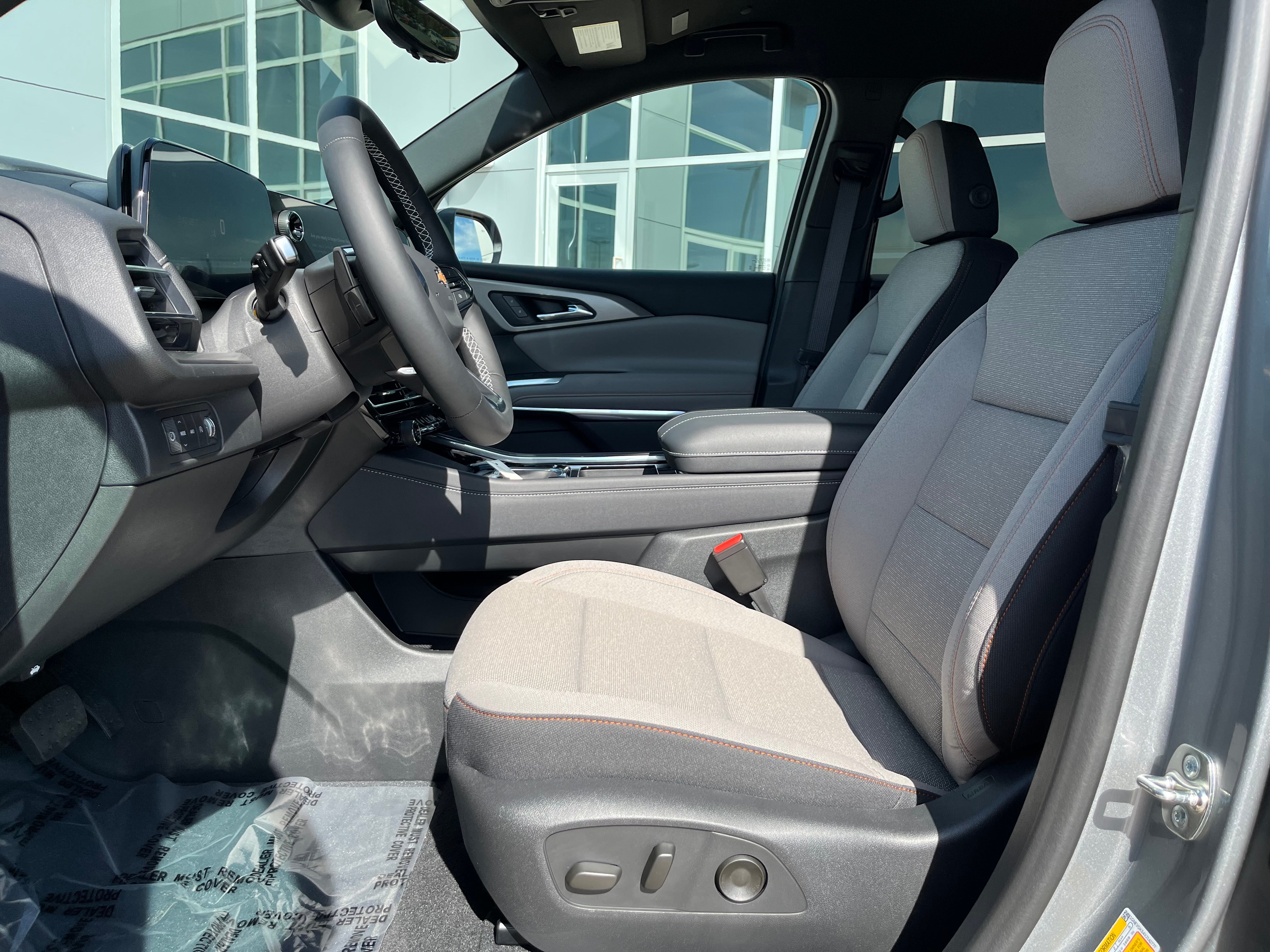 2027 Chevrolet Traverse LT - Photo 10