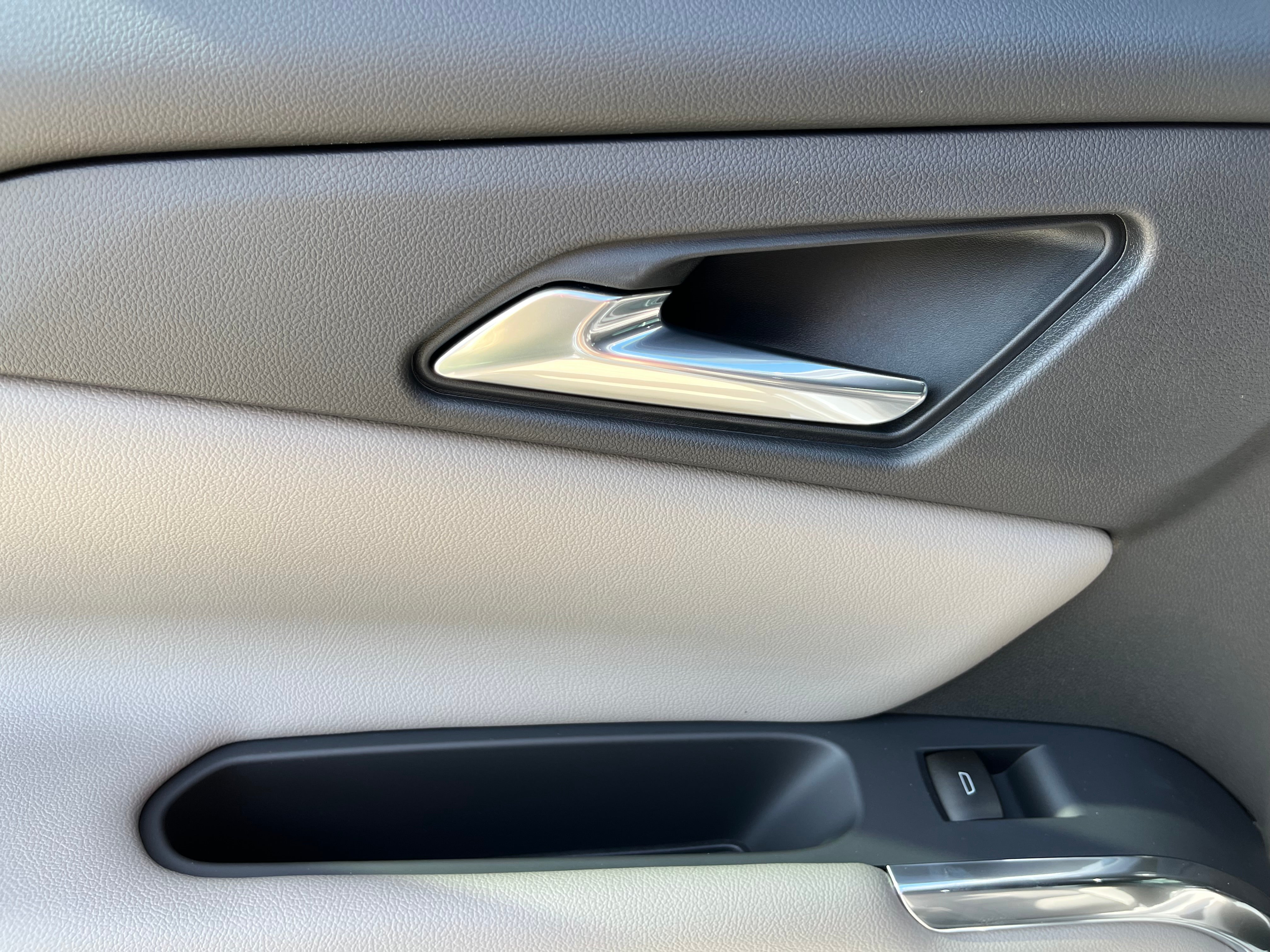 2027 Chevrolet Traverse LT - Photo 19
