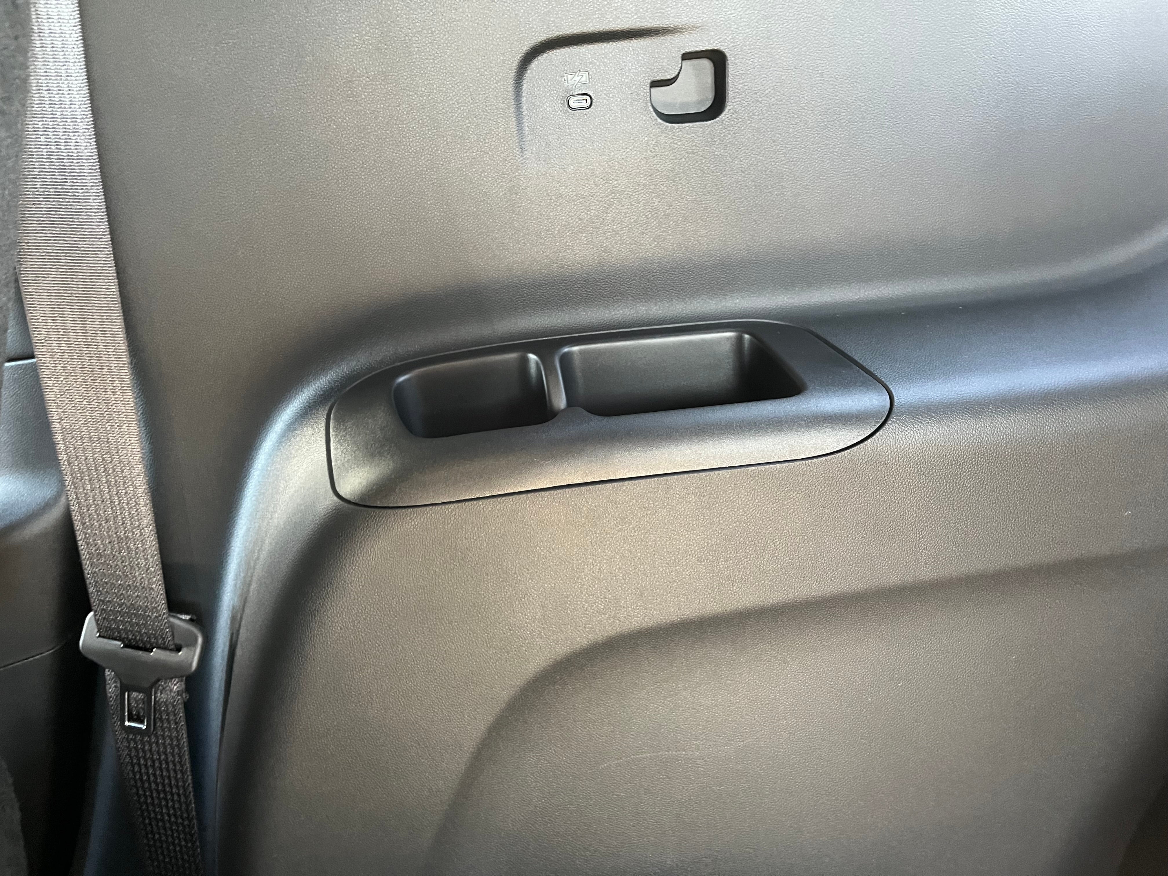 2027 Chevrolet Traverse LT - Photo 22