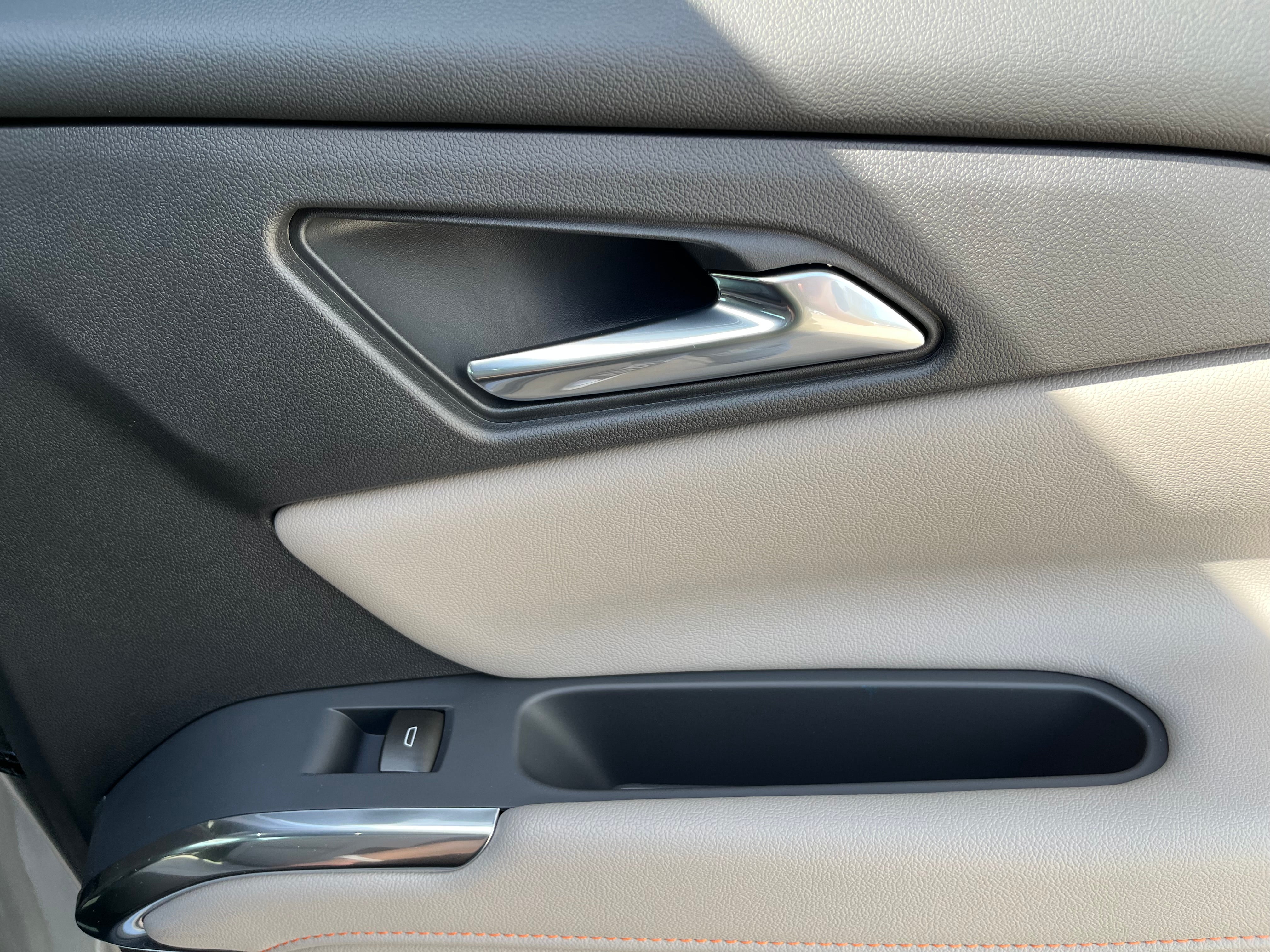2027 Chevrolet Traverse LT - Photo 29