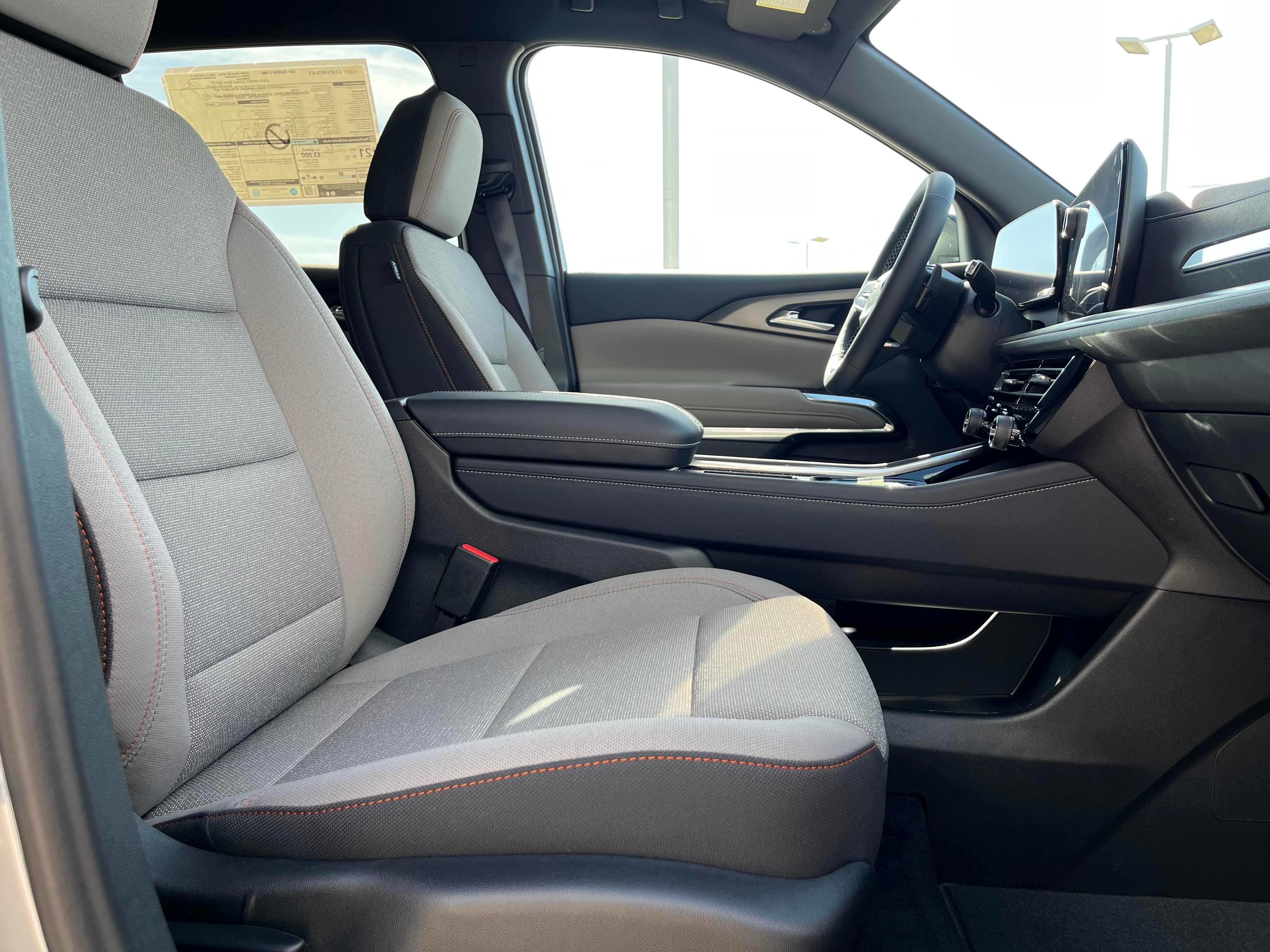 2027 Chevrolet Traverse LT - Photo 32