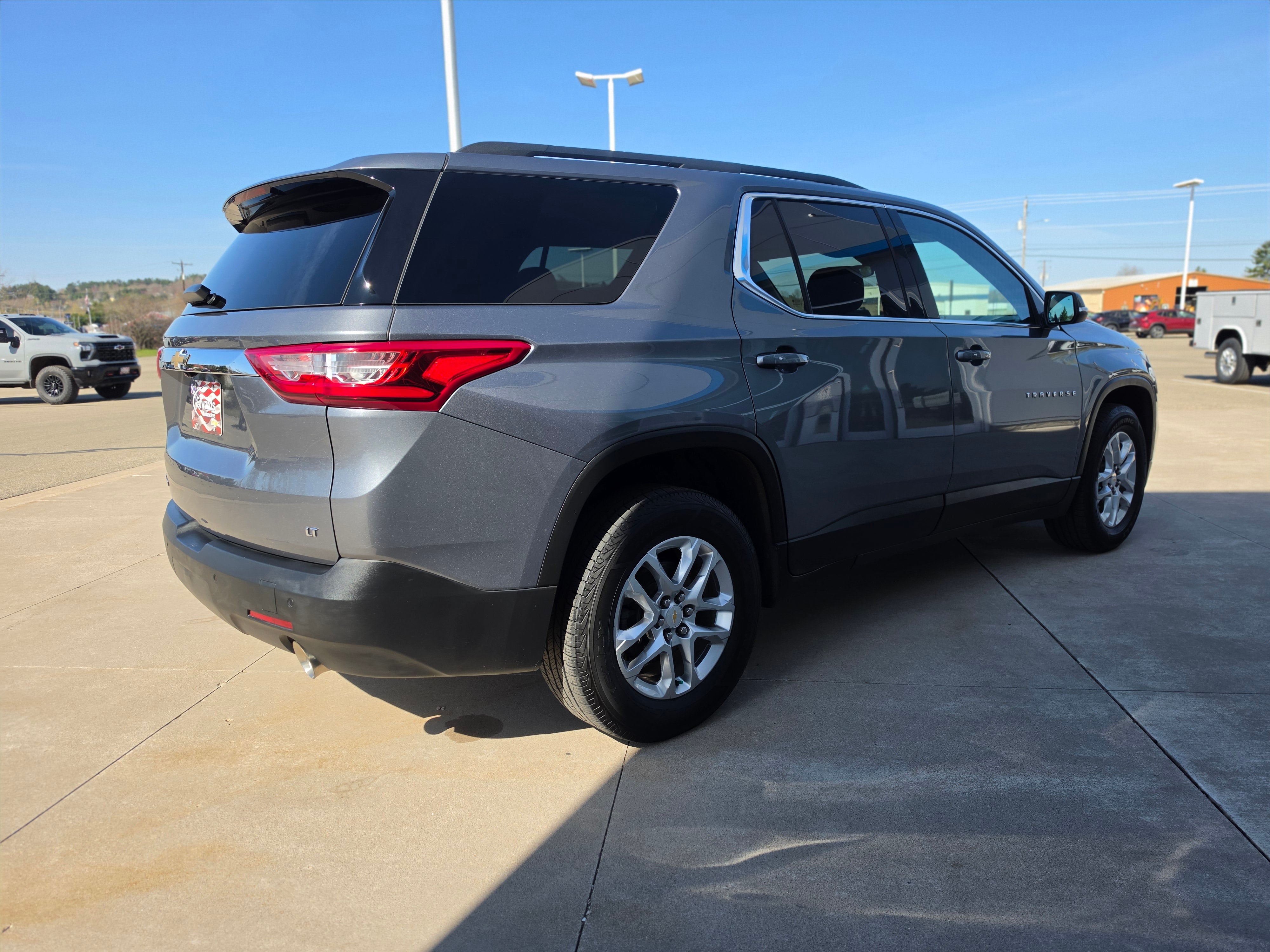 2021 Chevrolet Traverse LT Cloth