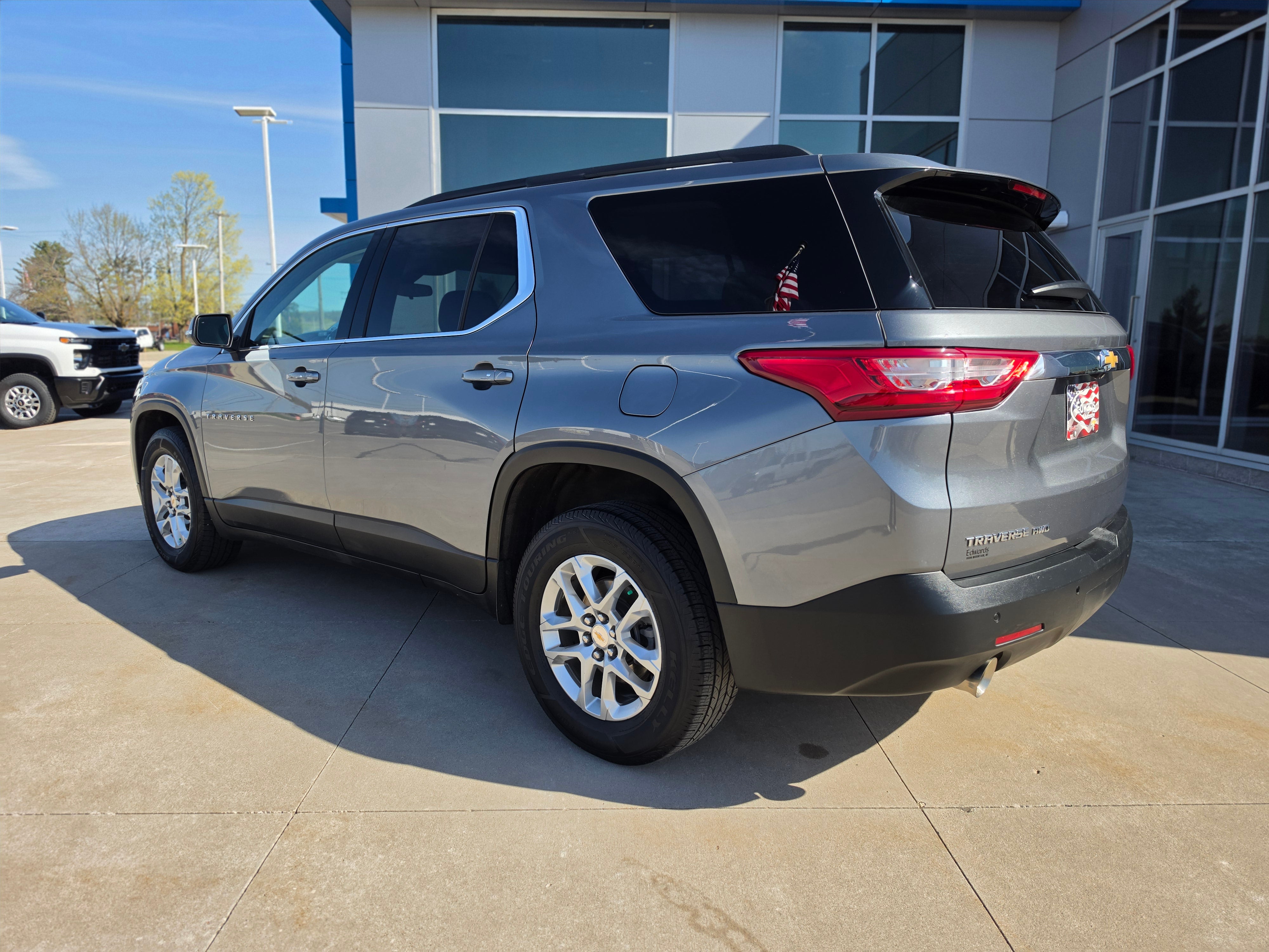 2021 Chevrolet Traverse LT Cloth