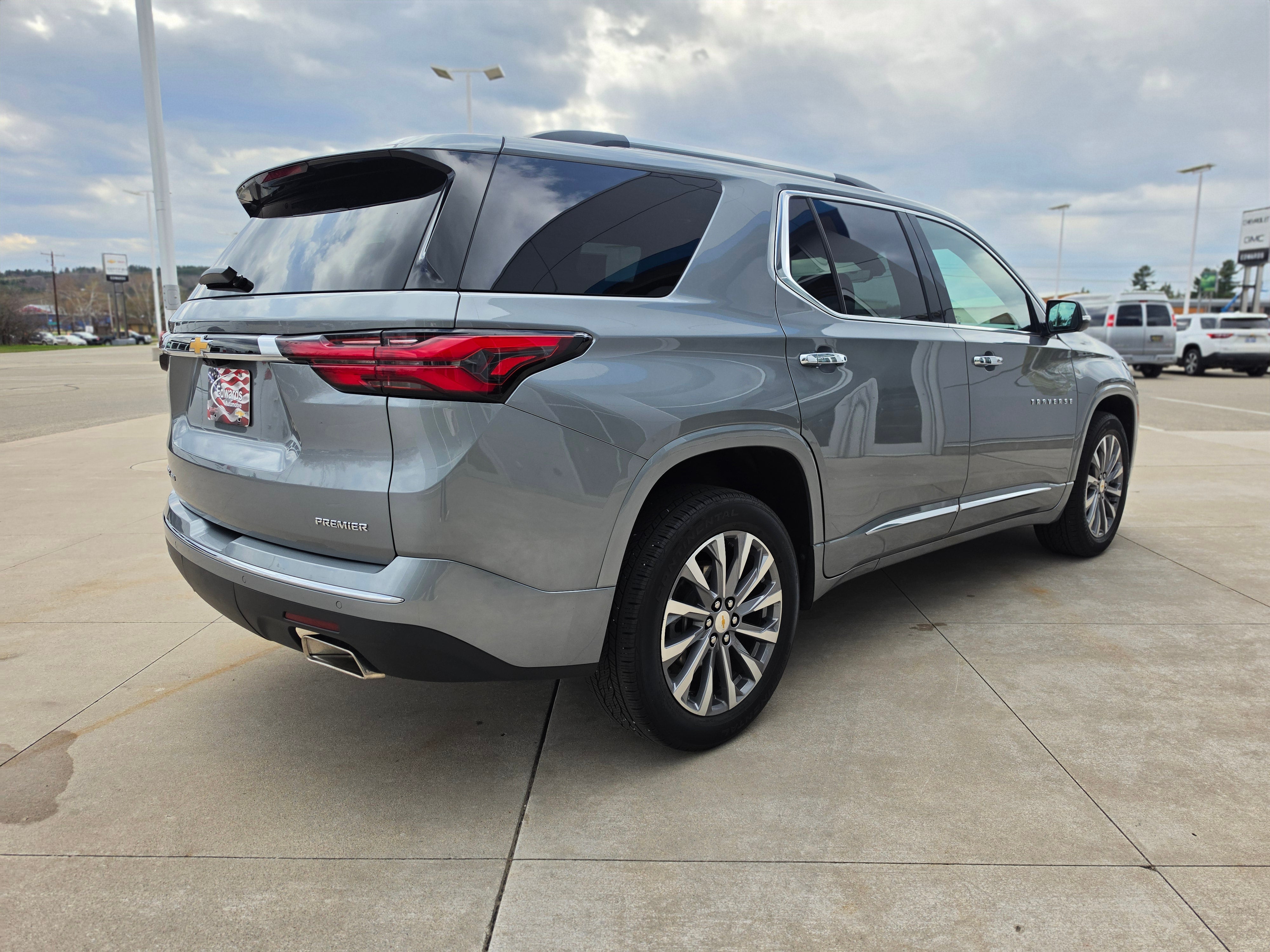 2023 Chevrolet Traverse Premier
