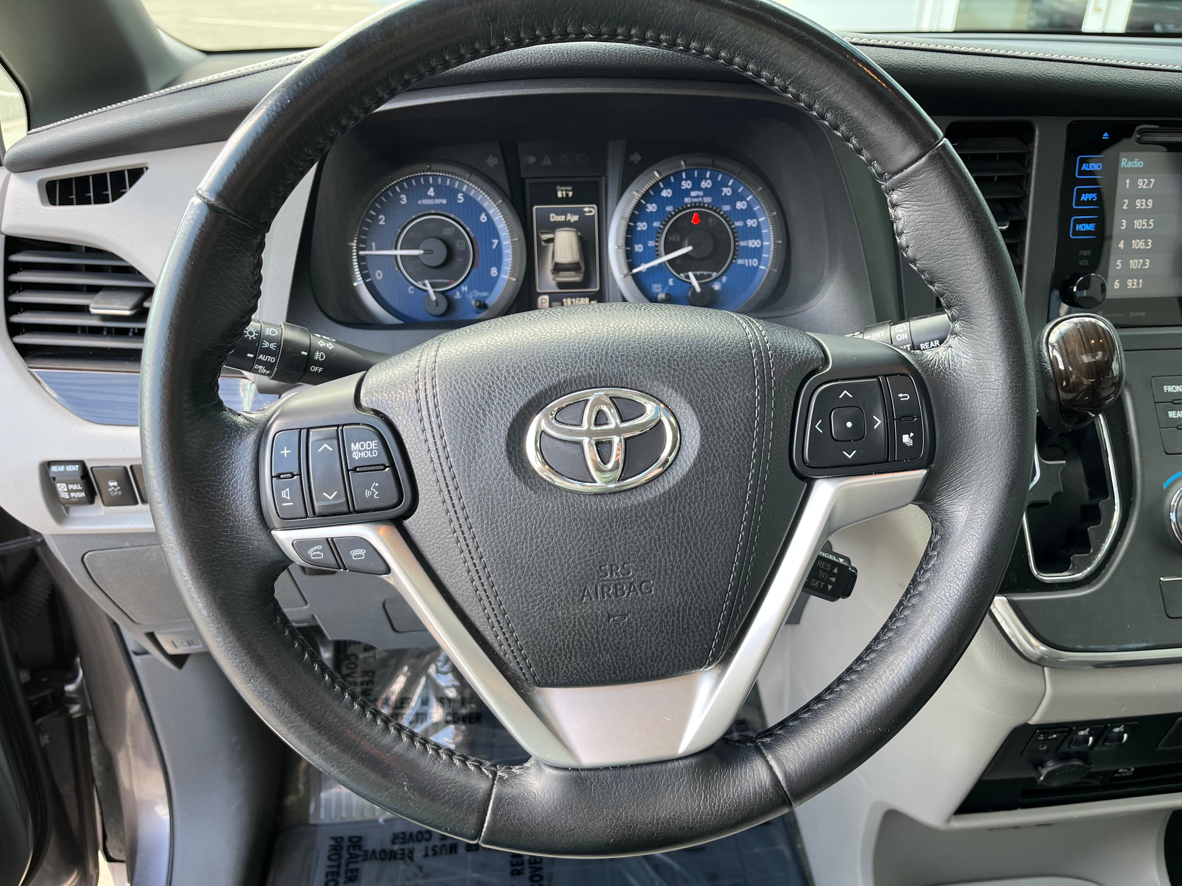 2016 Toyota Sienna XLE