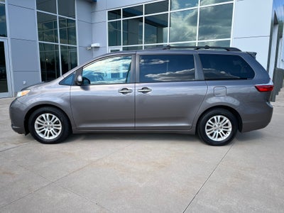 2016 Toyota Sienna XLE