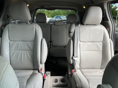 2016 Toyota Sienna XLE