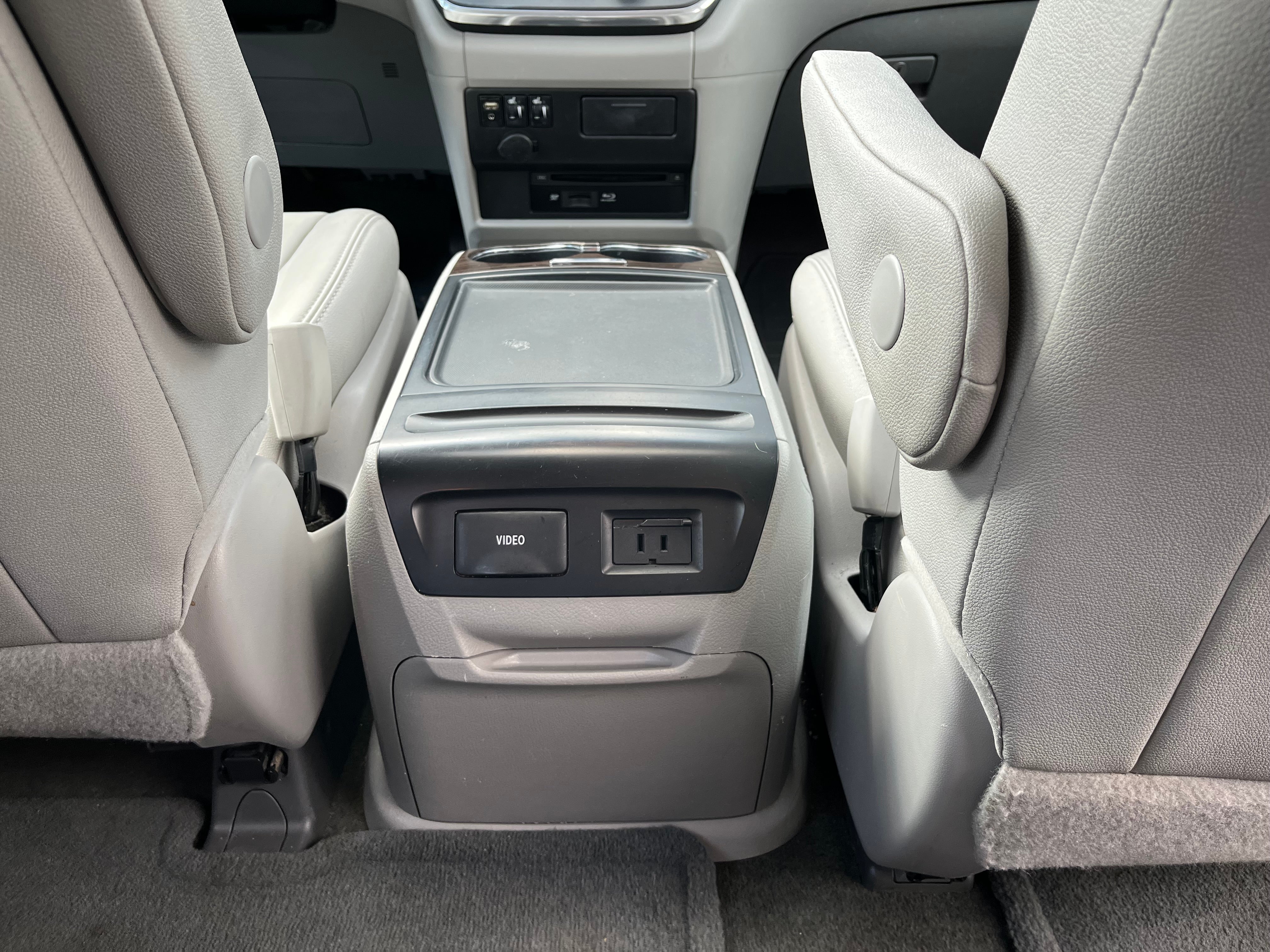 2016 Toyota Sienna XLE