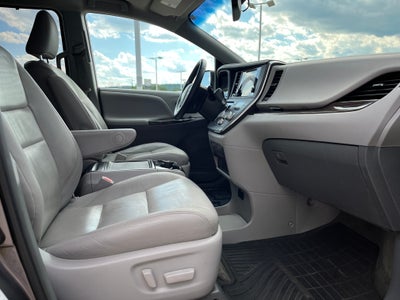 2016 Toyota Sienna XLE
